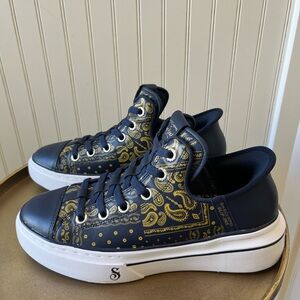 SKECHERS X SNOOP DOGG SNOOP ONE-DOUBLE G WOMEN’S SLIP IN SNEAKERS | SZ: 8 | EUC